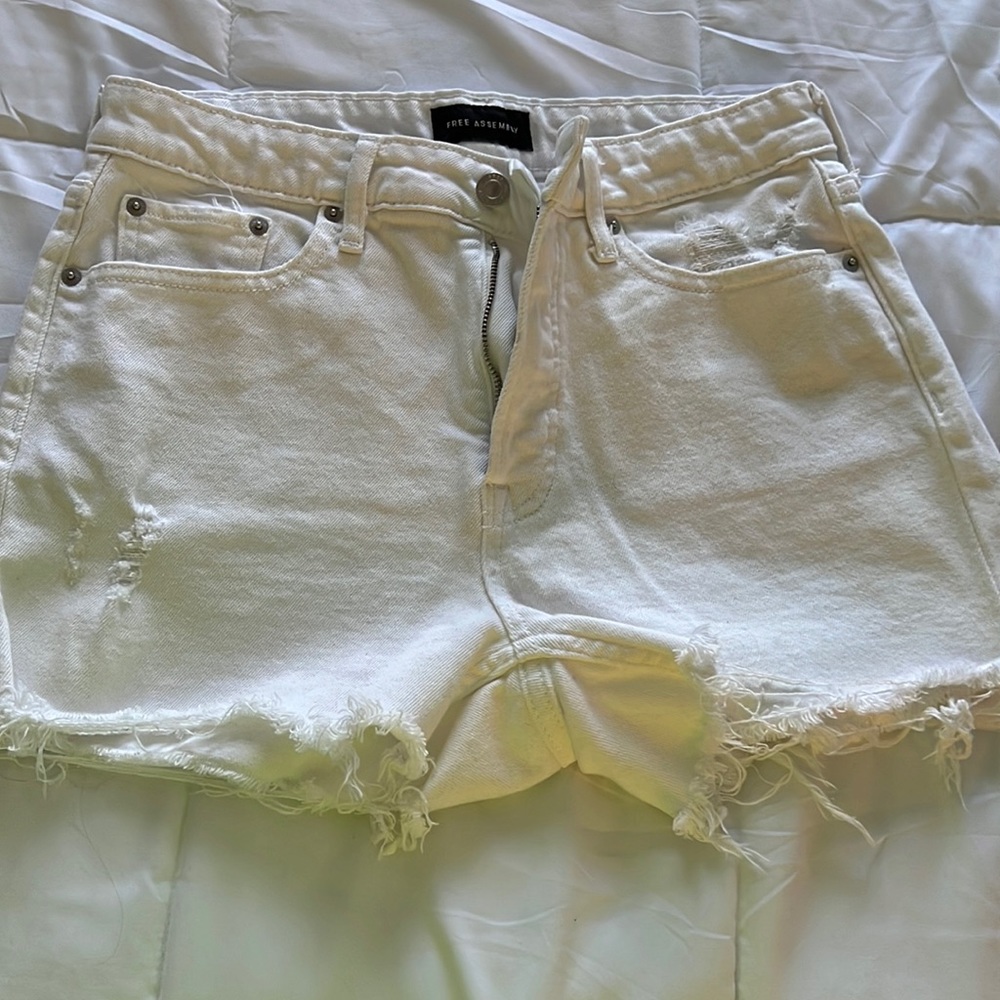 Free Assembly Shorts - Picture 4 of 5
